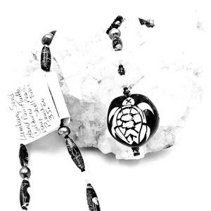 TURTLE ON LUMBANG SEED*CULTURED PEARLS*LARIAT/Y STYLE NECKLACE*HAND MADE
